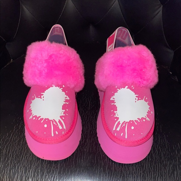 UGG Vibrant Pink Slippers with Heart Accent. Brand New‼️ Without Box - Picture 2 of 15